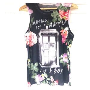 🐢⚡️Women’s M Floral Dr. Who Wide sleeved Tank